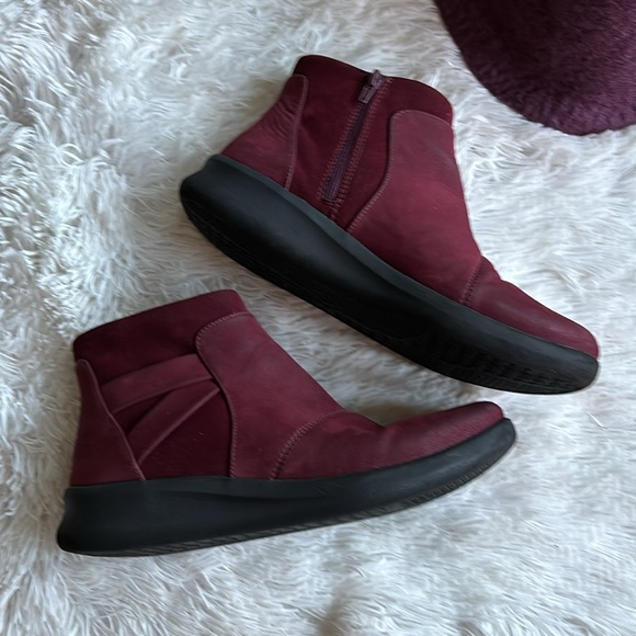 Burgundy leather suede booties casual Cloud Steppers by Clark’s, Sz 10 - Picture 7 of 13